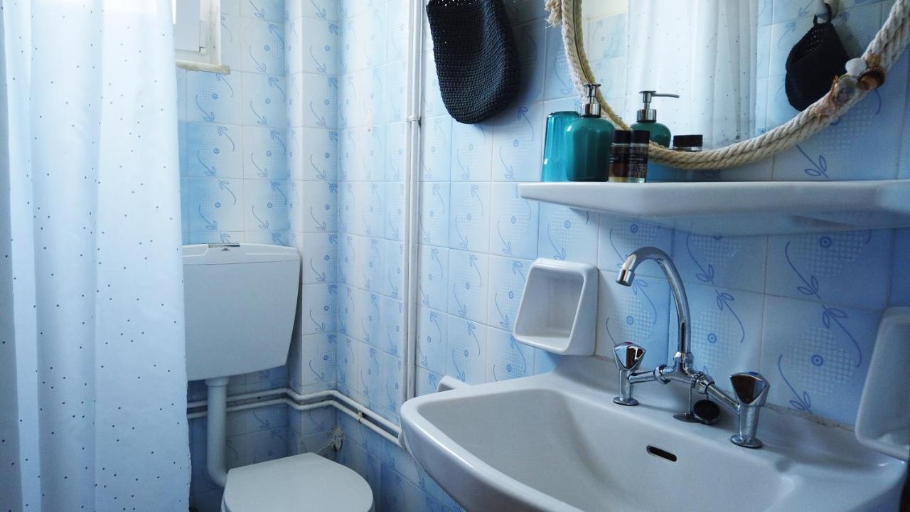 Fistiki Rooms Agia Marina  외부 사진