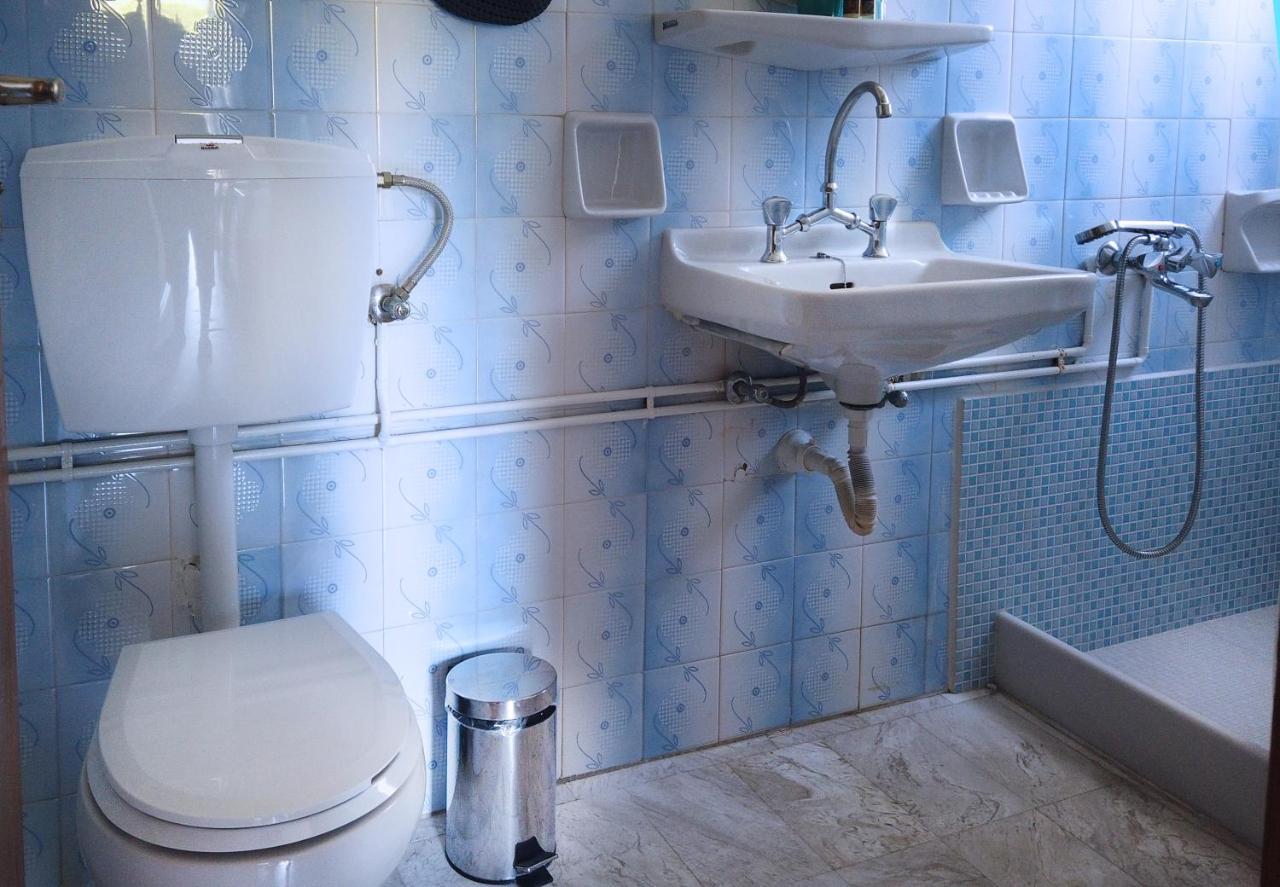Fistiki Rooms Agia Marina  외부 사진