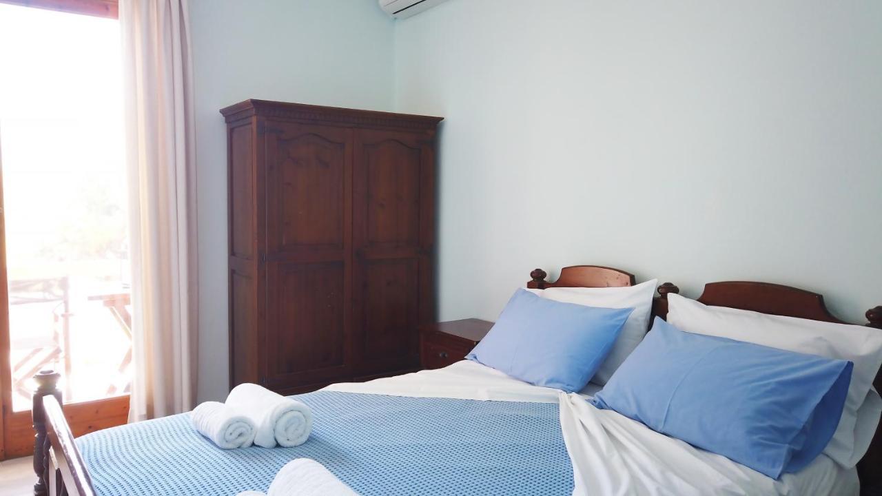 Fistiki Rooms Agia Marina  외부 사진